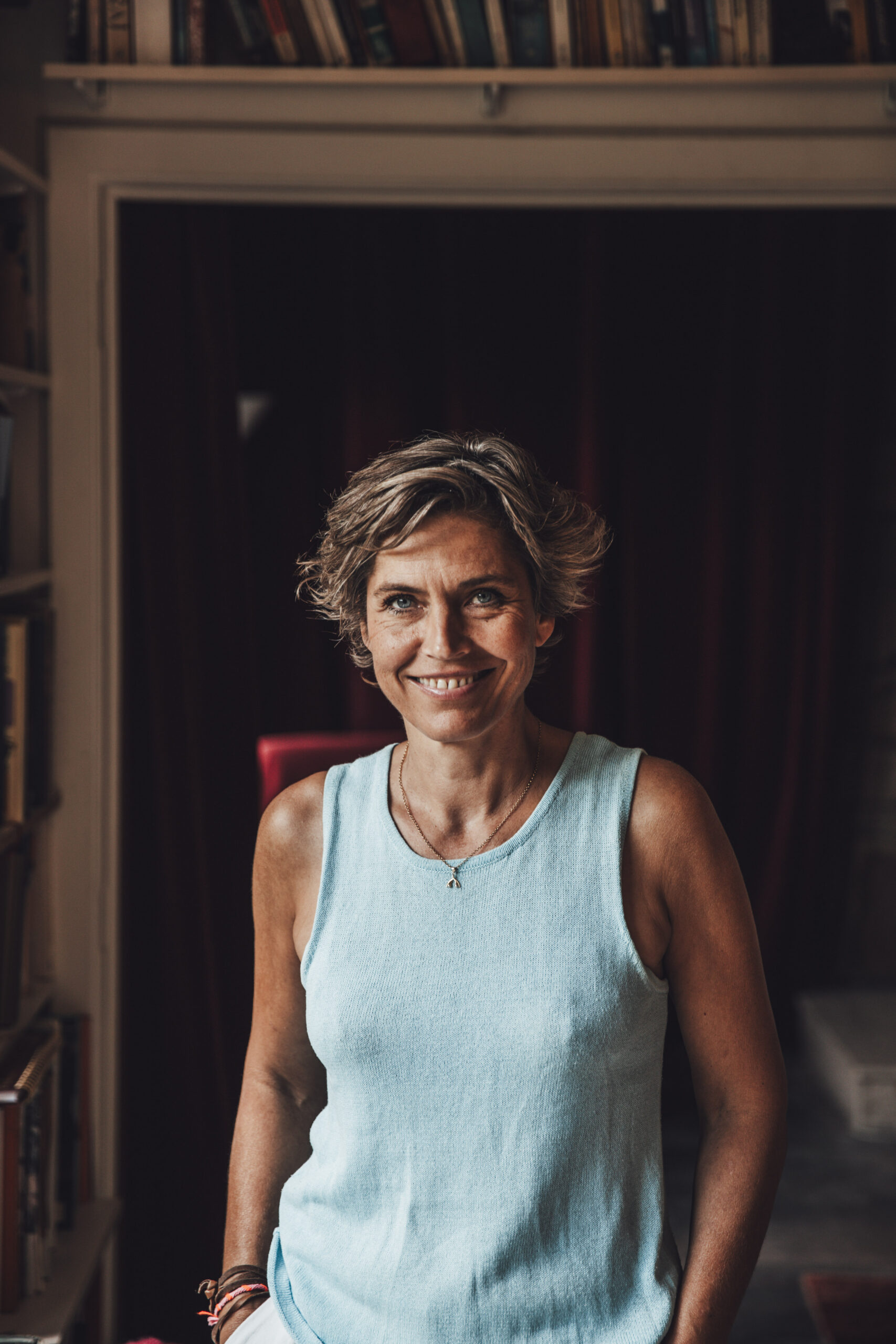 Portret van Joke Devynck, gast in Podcast De Koorddanser